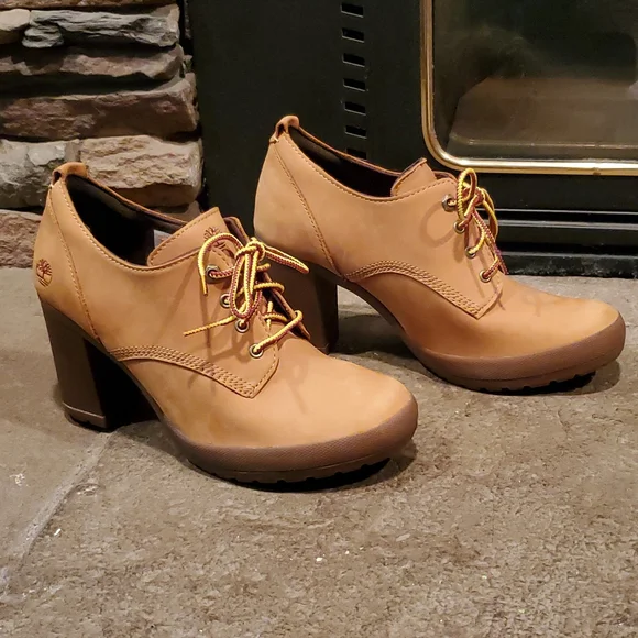 NWOT - Timberland Heeled Boots - Picture 5 of 11
